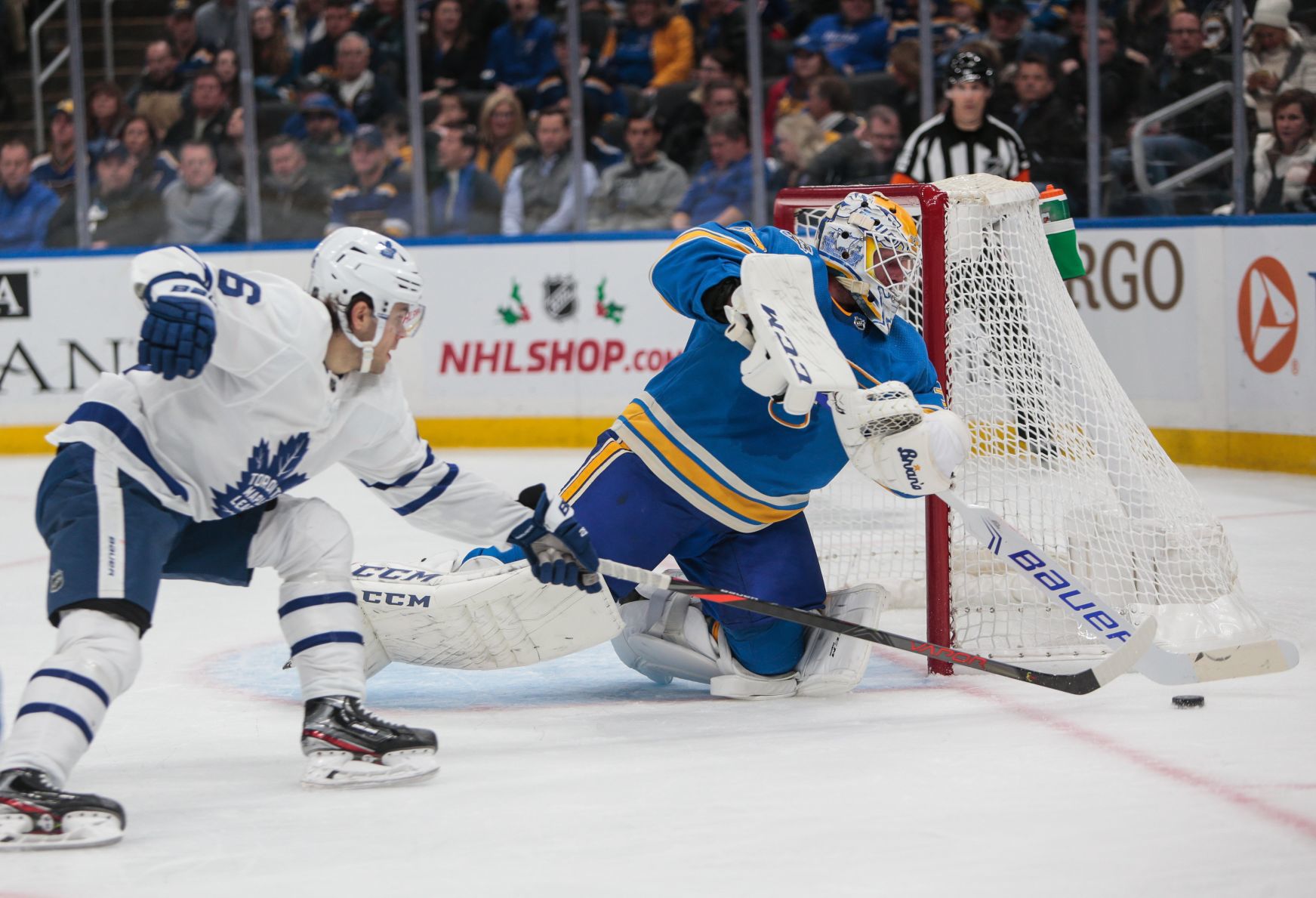 Blues take on Maple Leafs